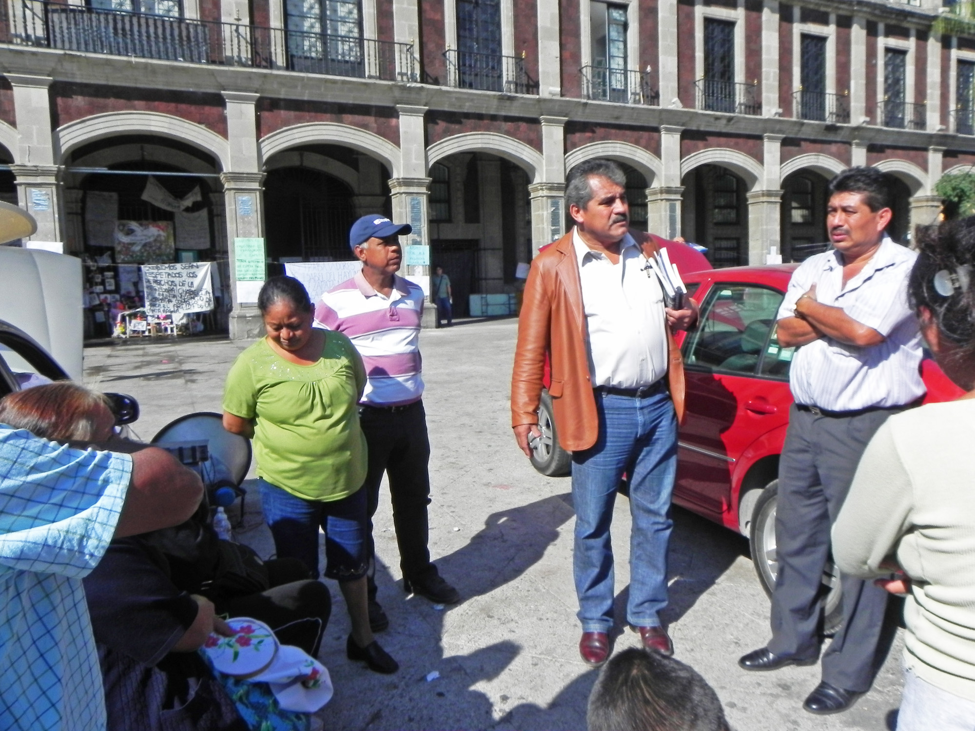 Javier Orihuela y protestantes Javier Orihuela y protestantes
