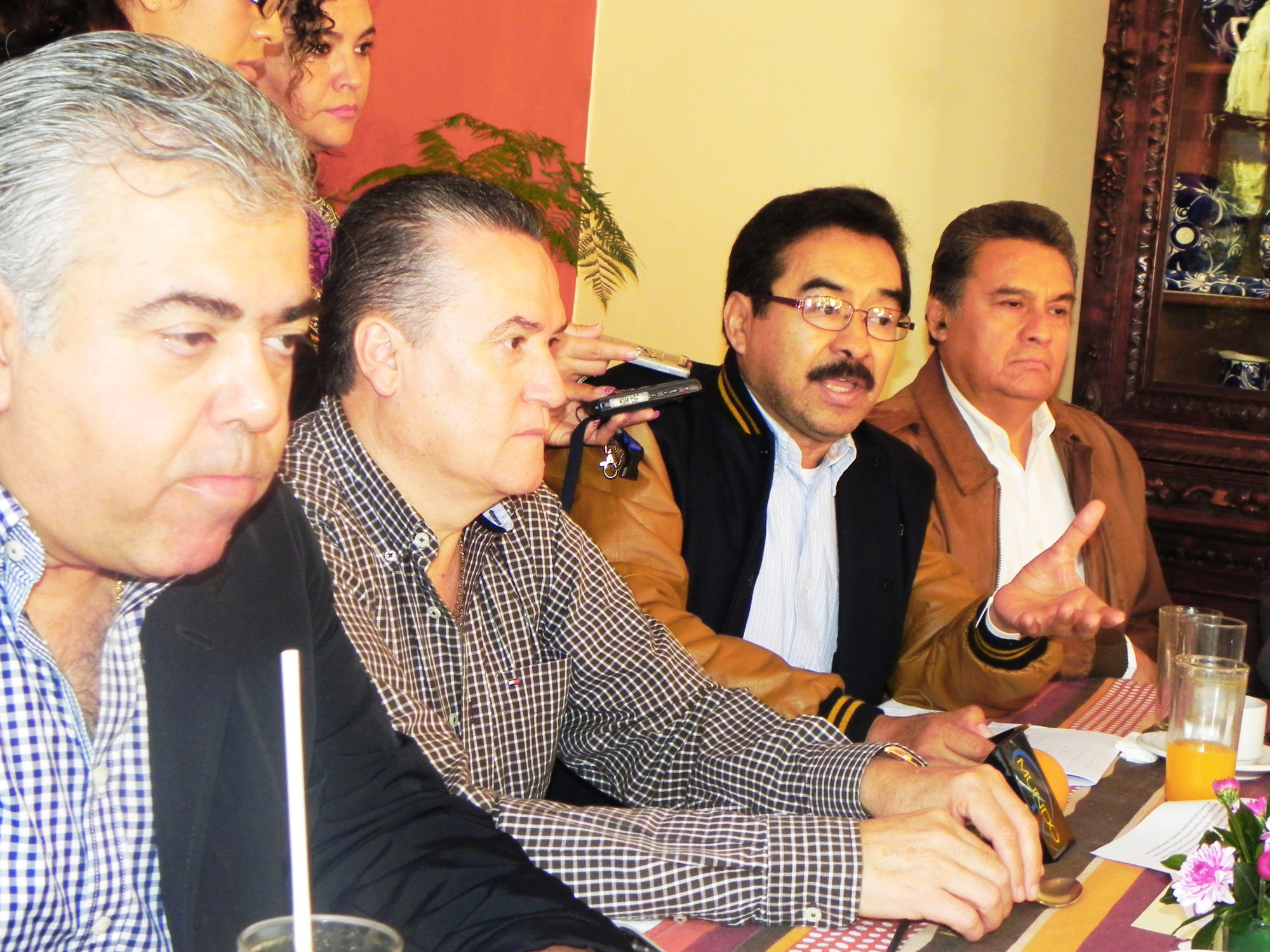 Tomás Osorio y líderes de la CNOP en Morelos