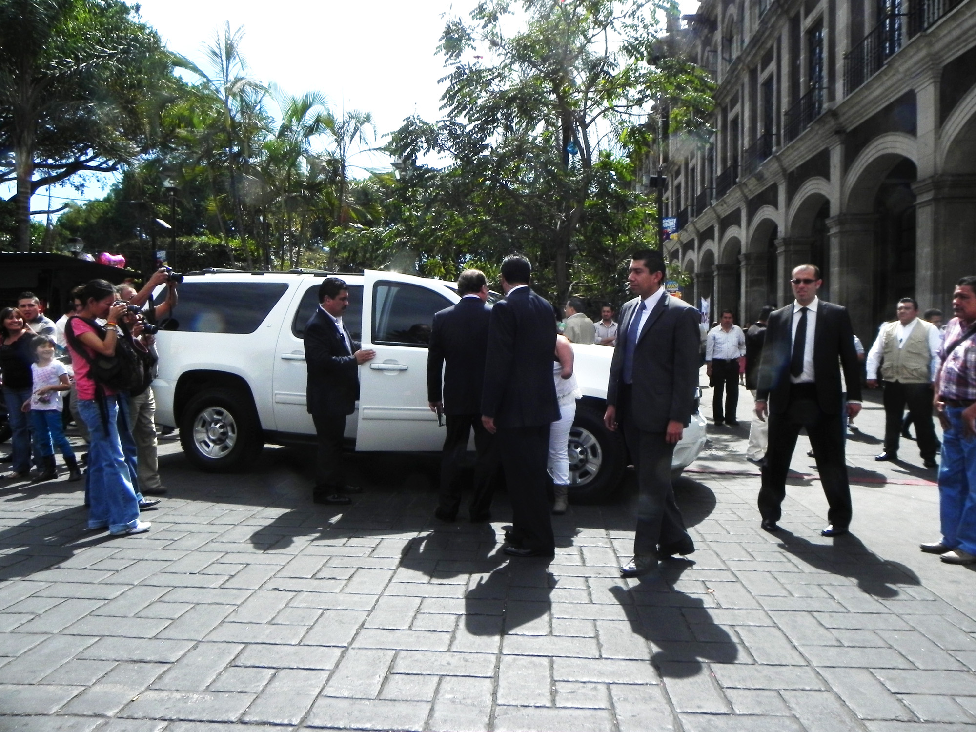 Graco Ramìrez, gobernador de Morelos y escoltas