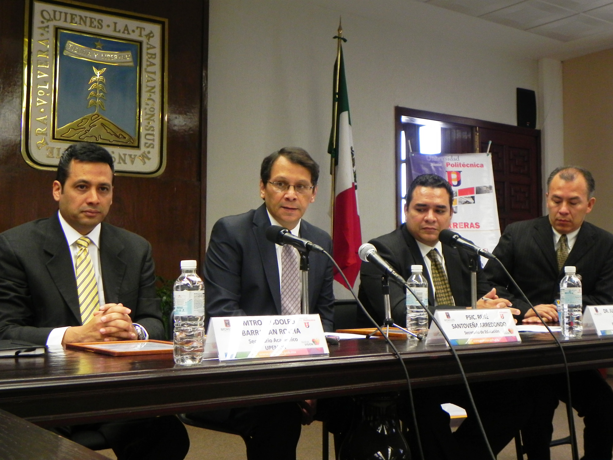 René Santoveña secretario de Educación