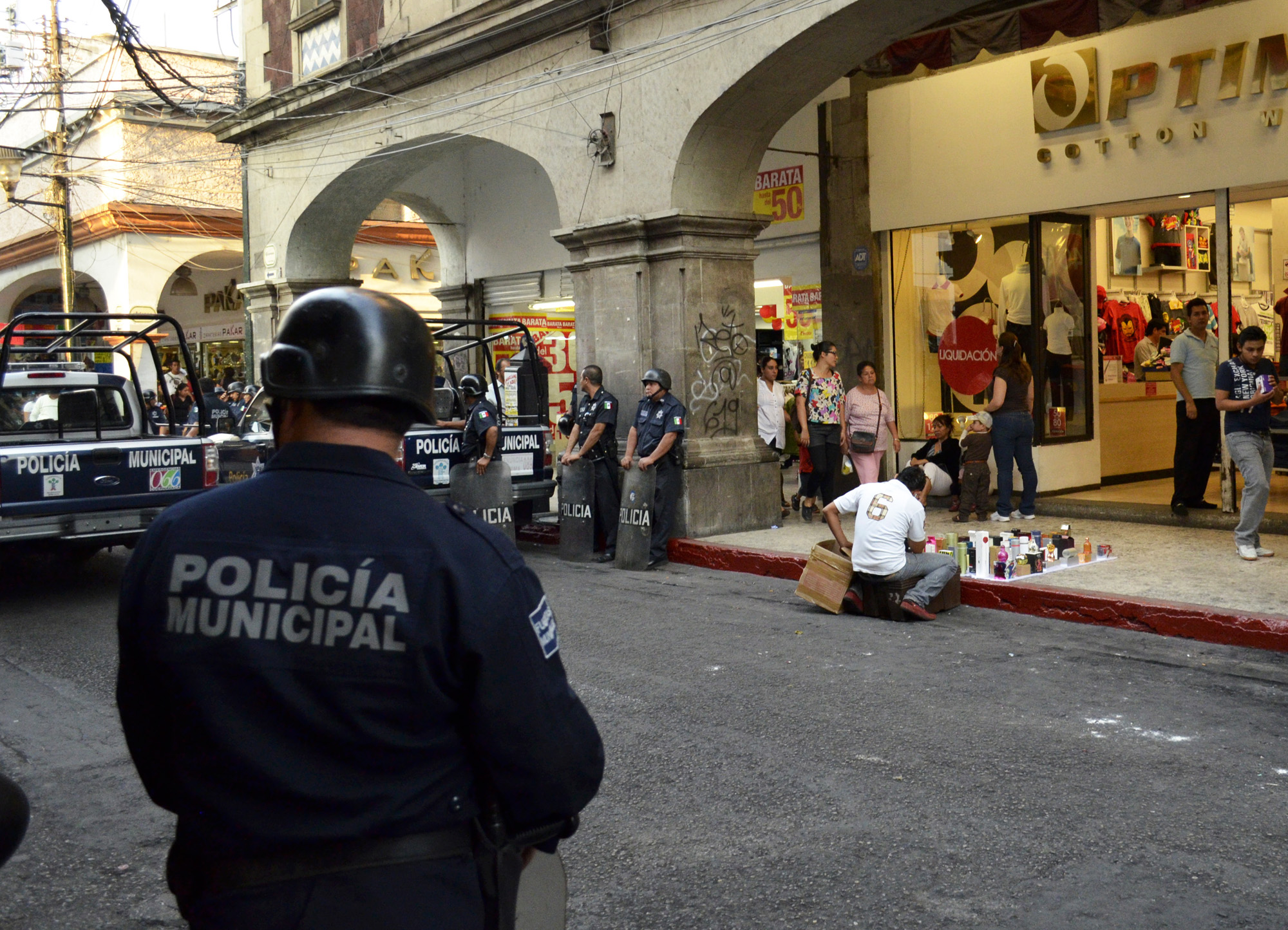 Ambulantes y policías
