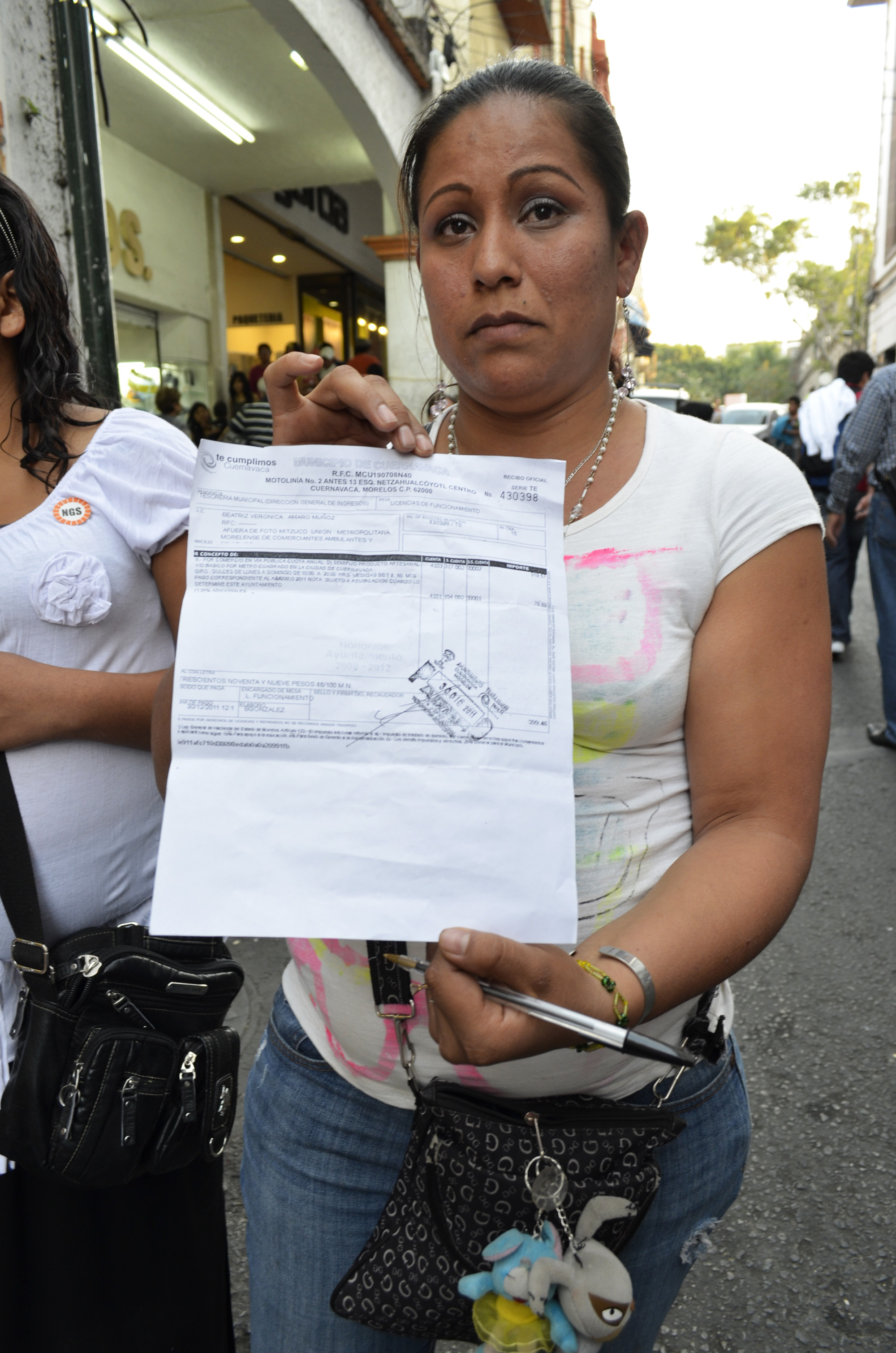 Comerciantes agredida