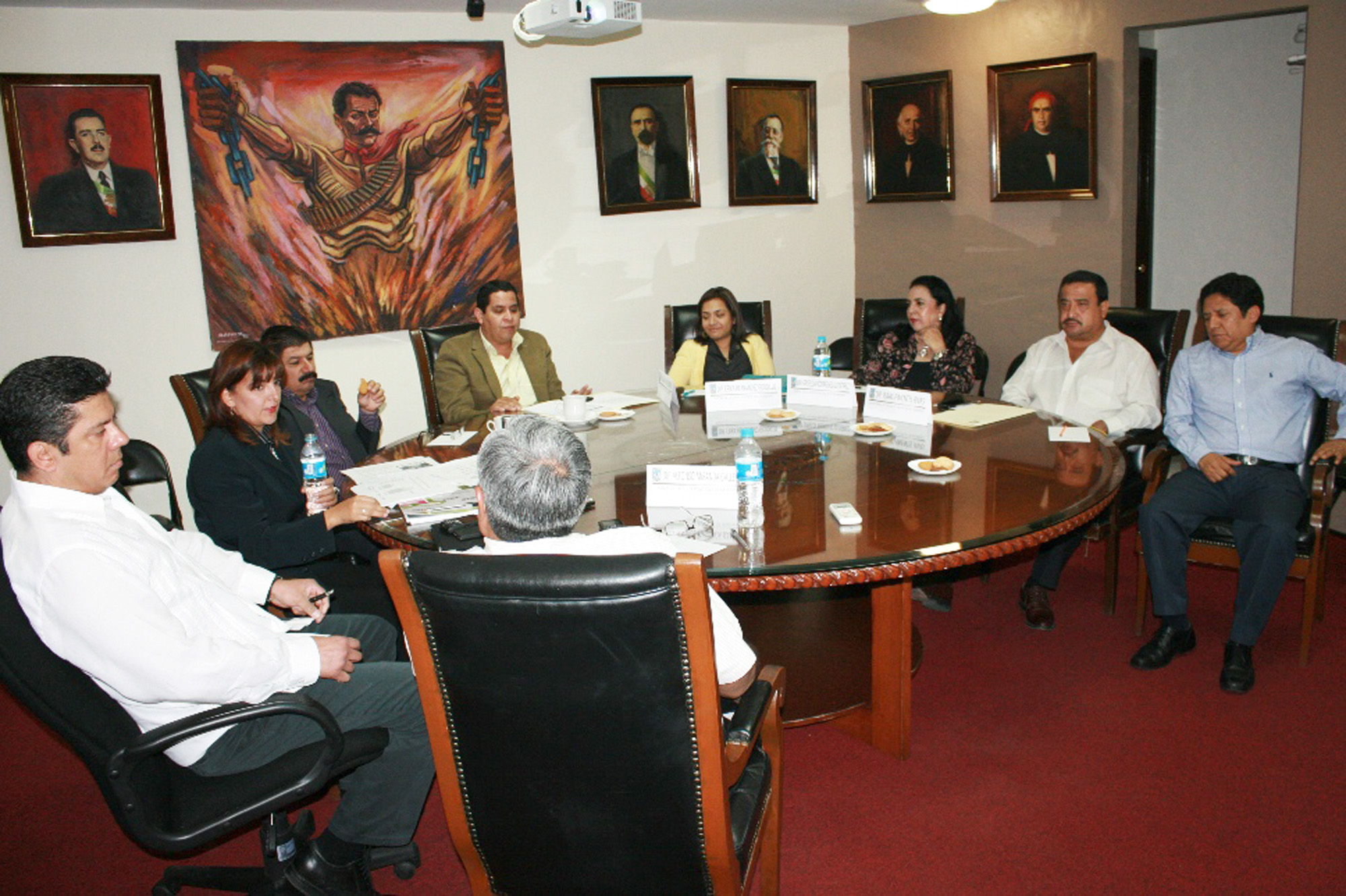 Legisladores y presidenta de Derechos Humanos