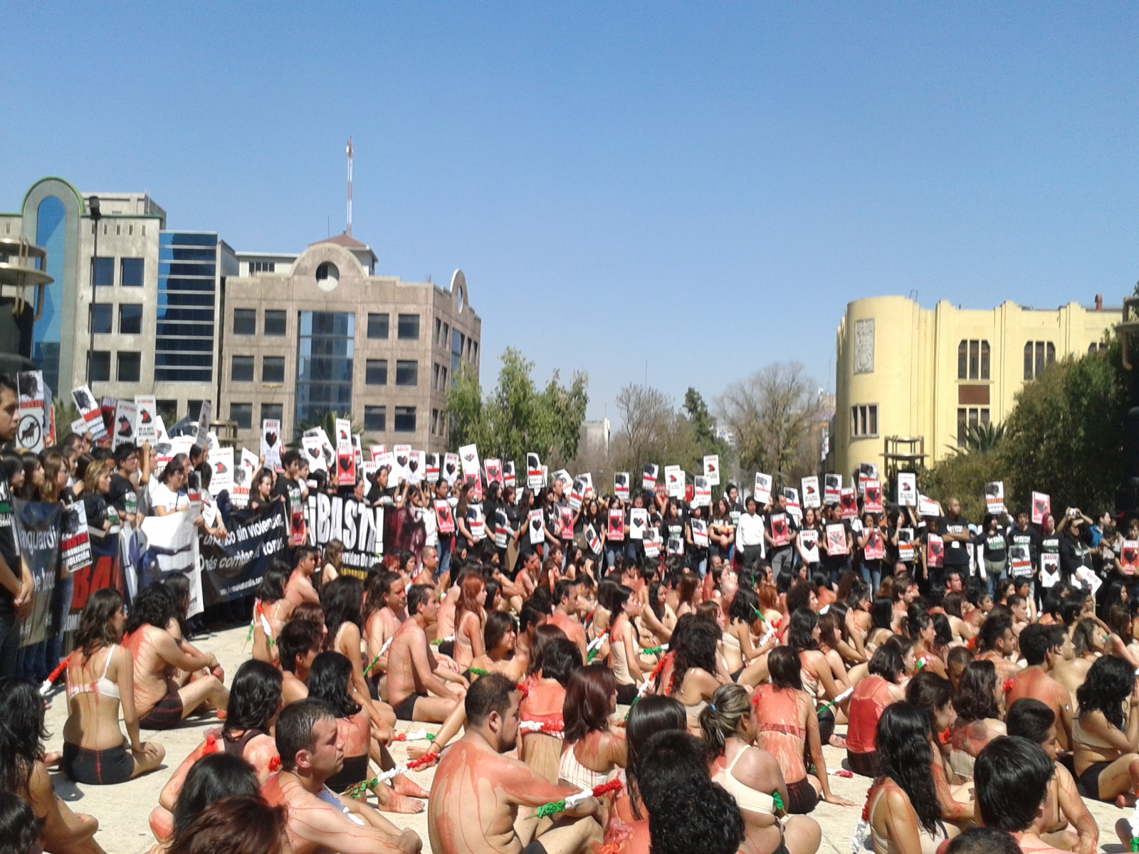 Protesta en el DF contra corridas de toros