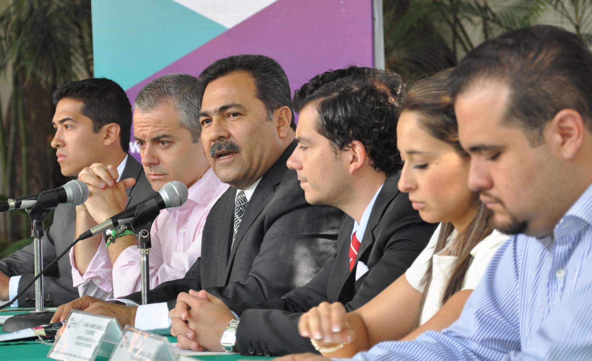JMB en rueda de prensa tema convocatoria premio empresario joven (2)