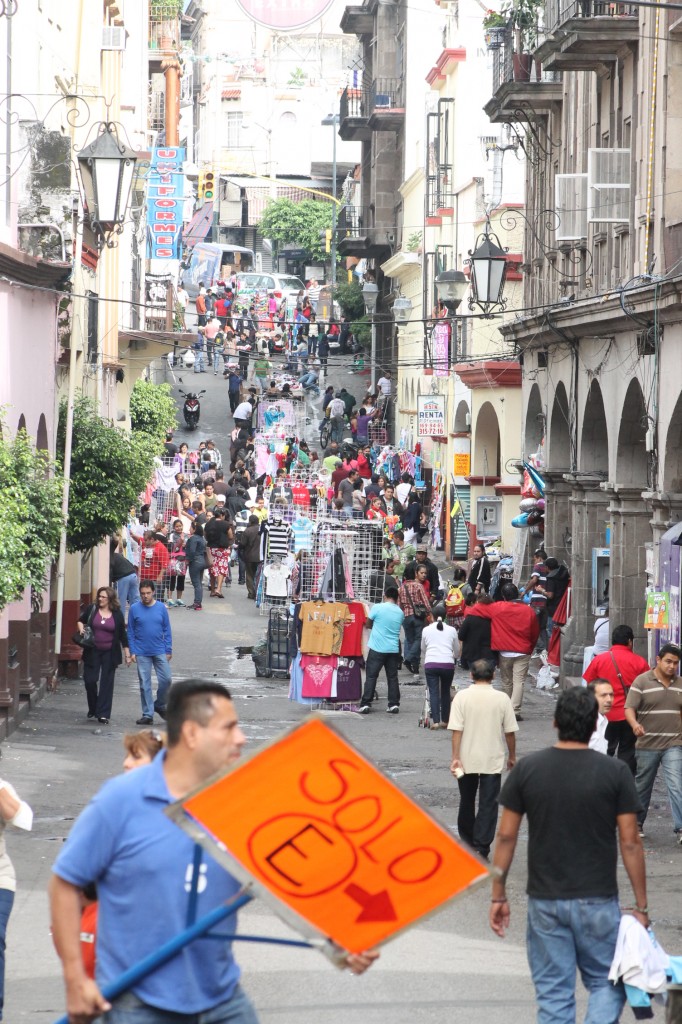 Comerciantes establecidos solicitan permisos