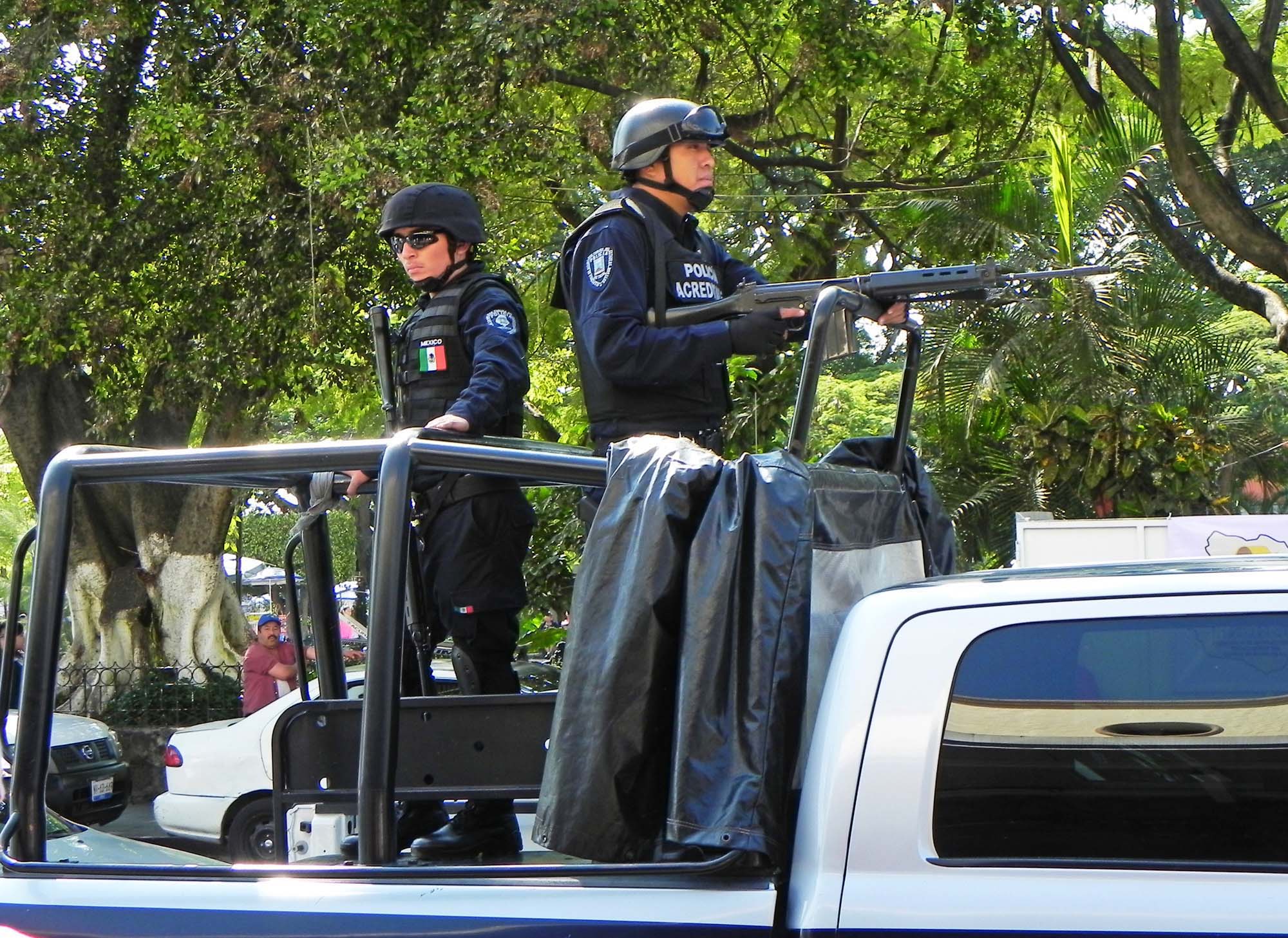 Policías