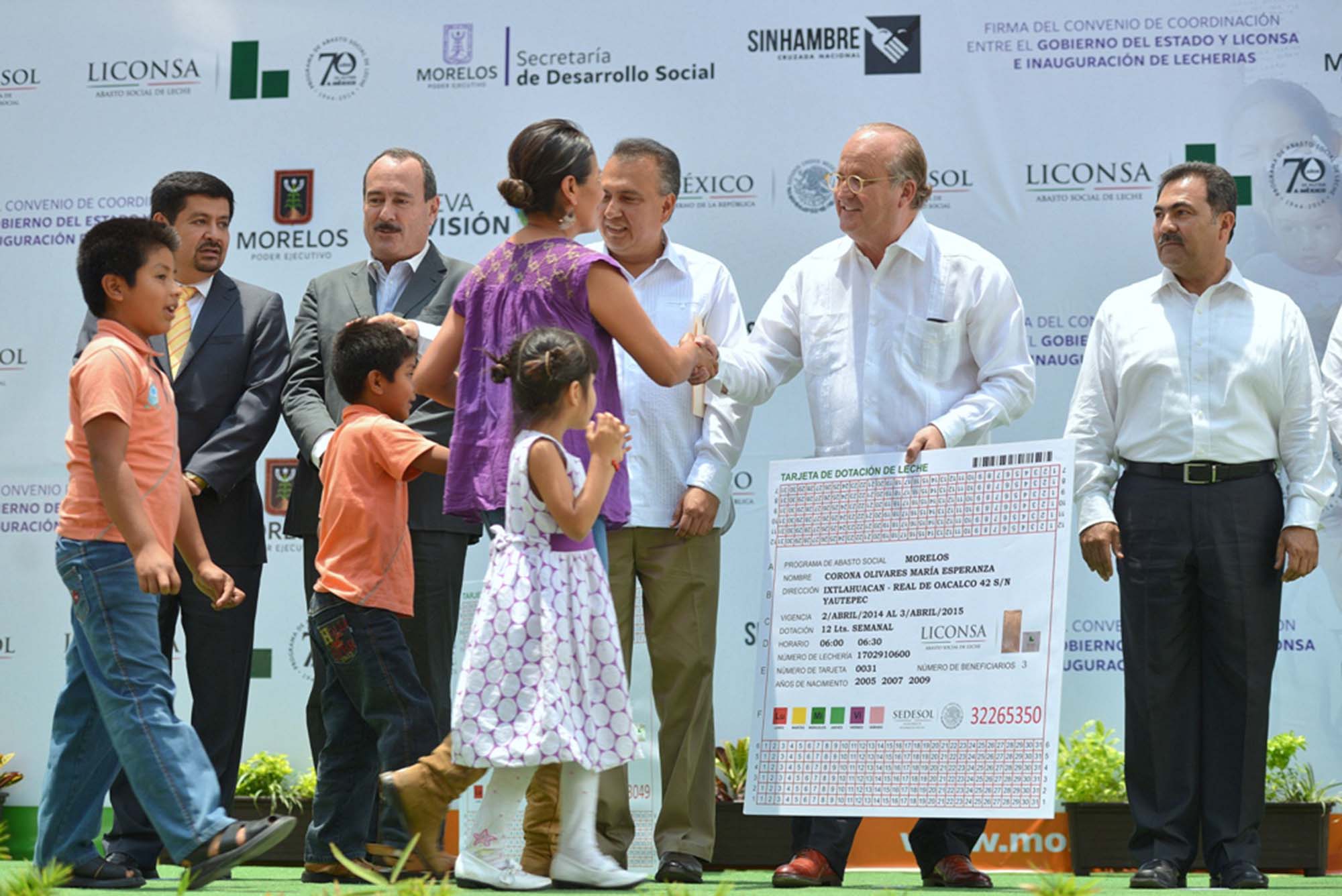 Graco Ramírez firma convenio