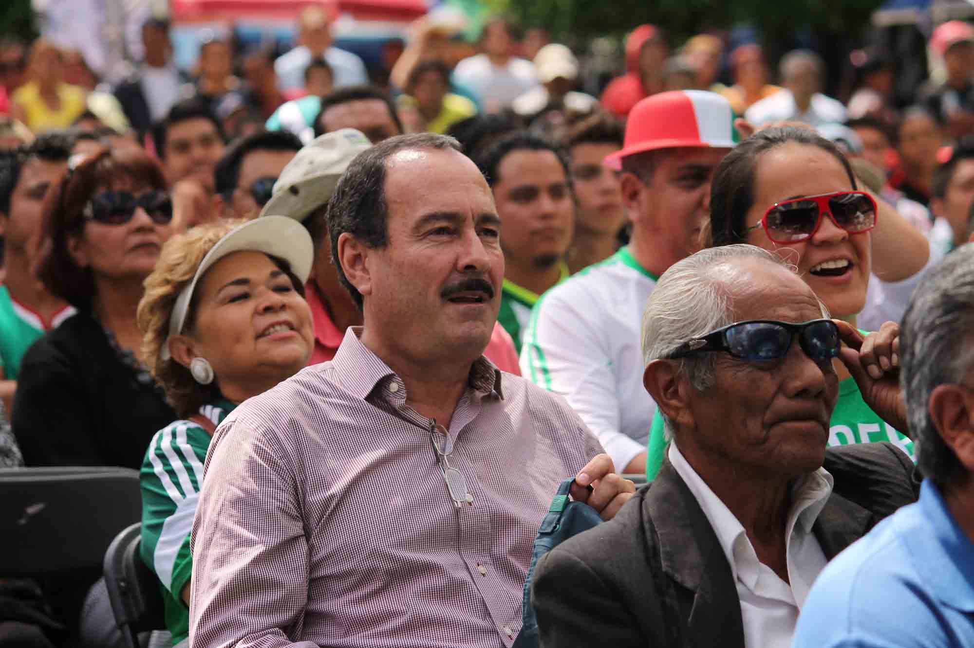 Jorge Messeguer viendo el partido de la selección