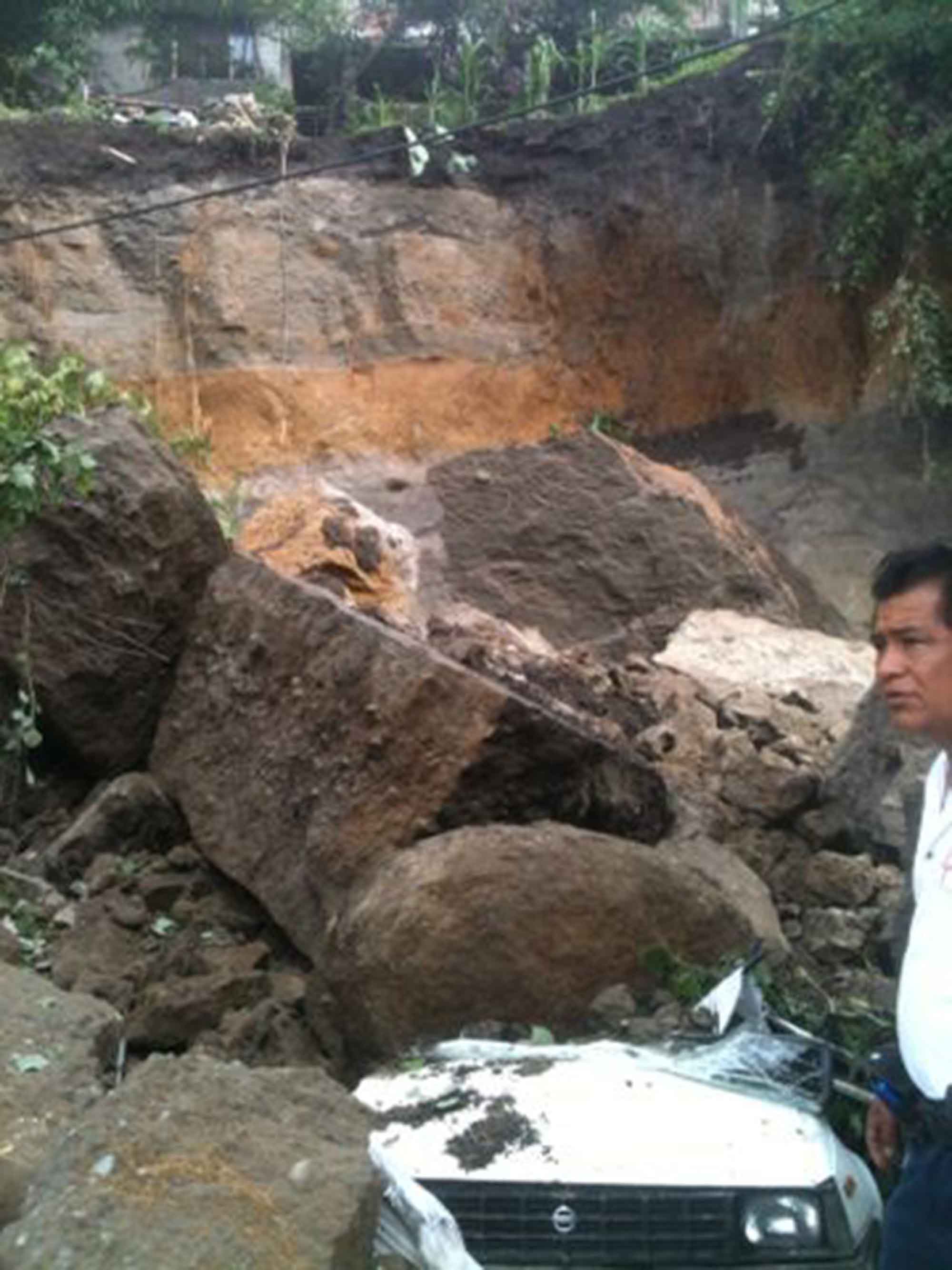 Afectaciones por deslave Lázaro Cárdenas