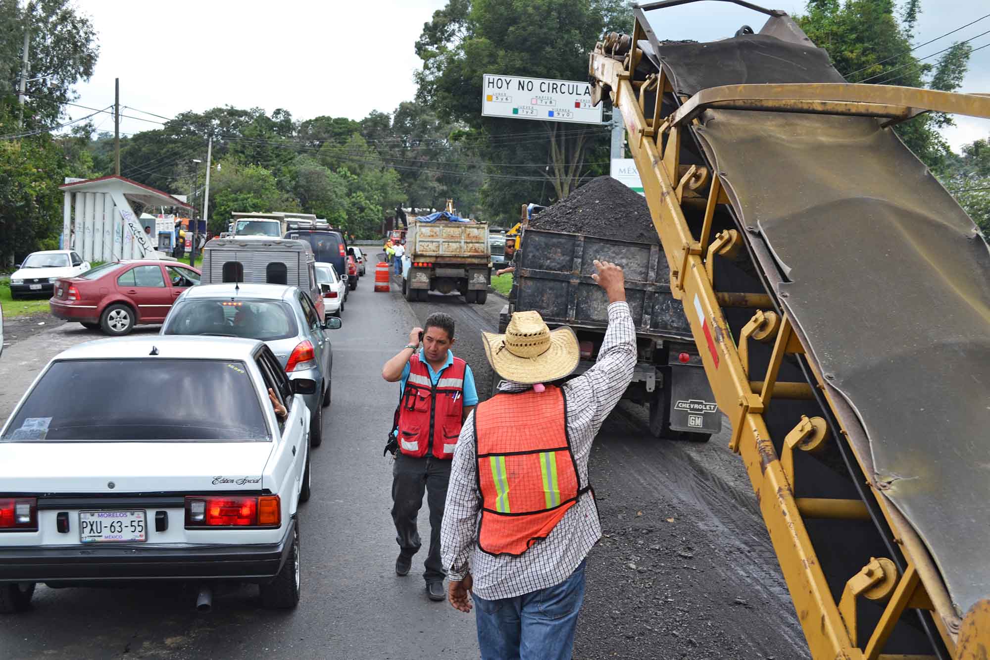 Descontentos pobladores de Ahuacatitlán boquean carretera
