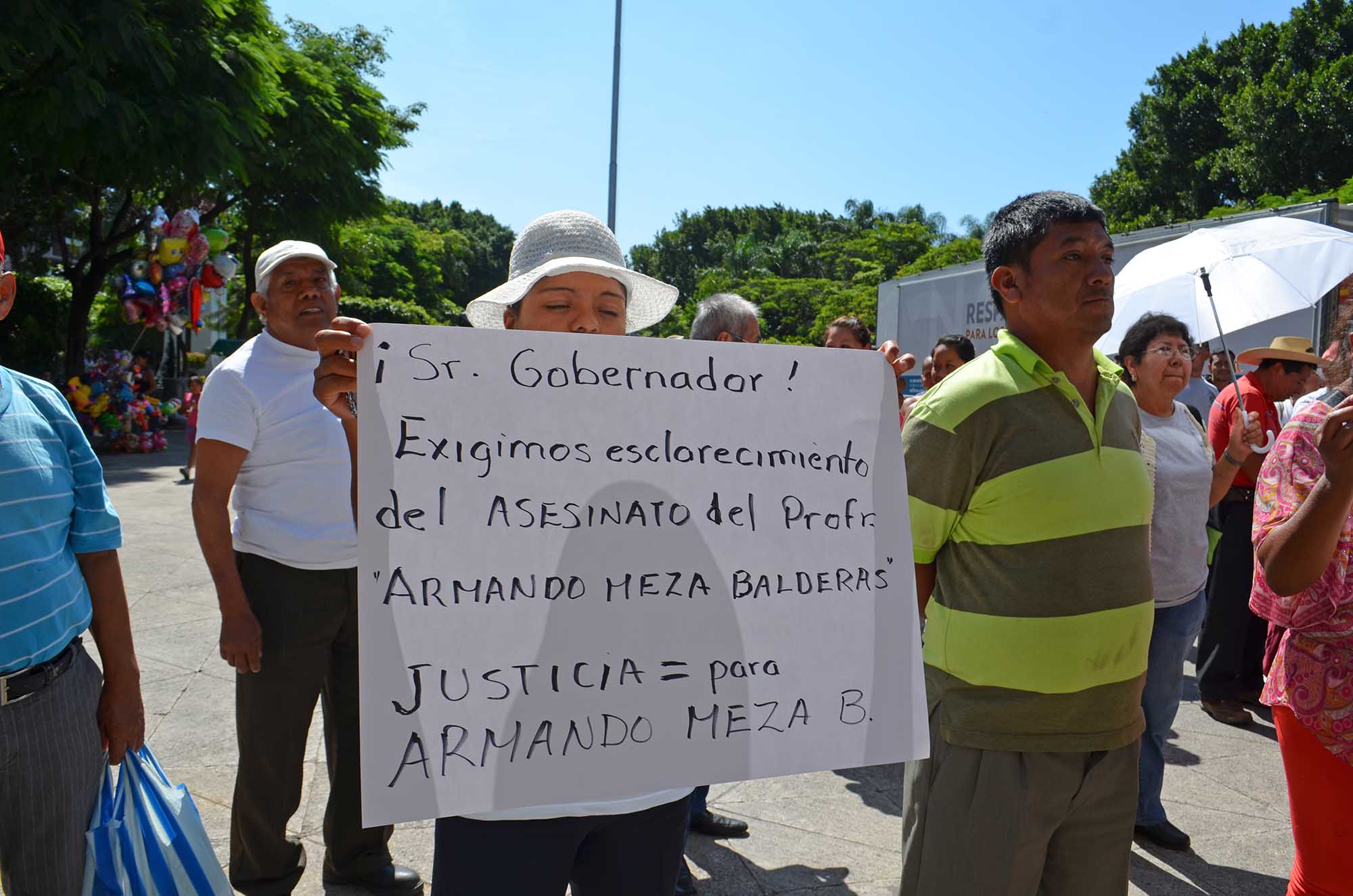 Exigen justicia para familiares del profesor jubilado