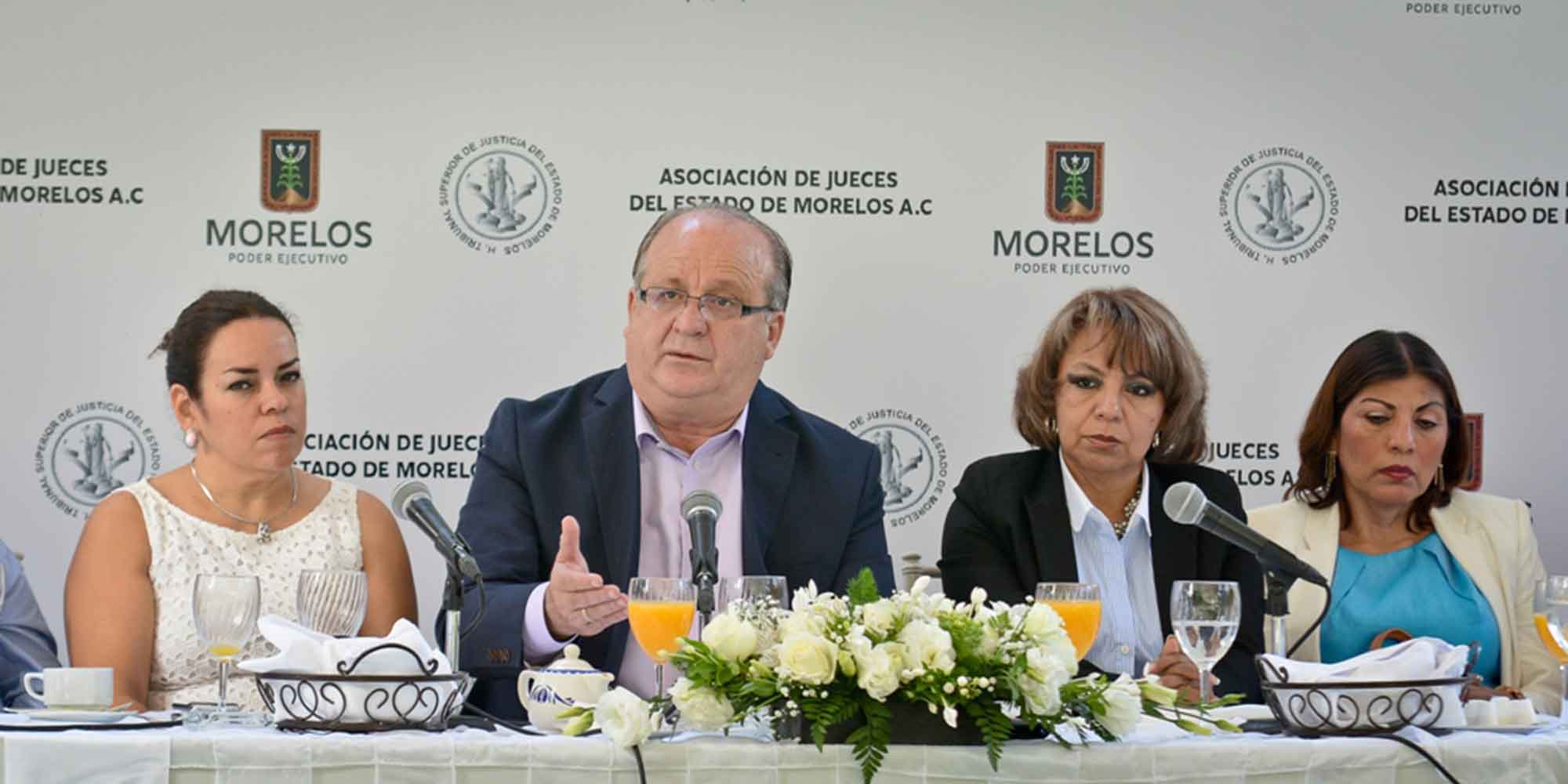 Graco Ramìrez, reunión asociación de jueces de Morelos