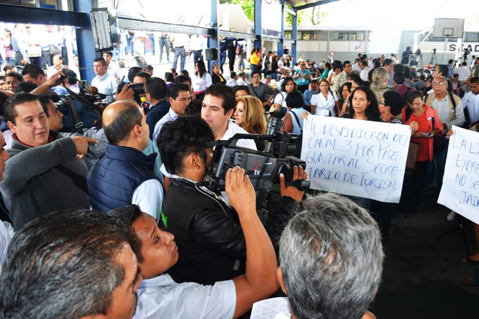Jaime Álvarez y periodistas