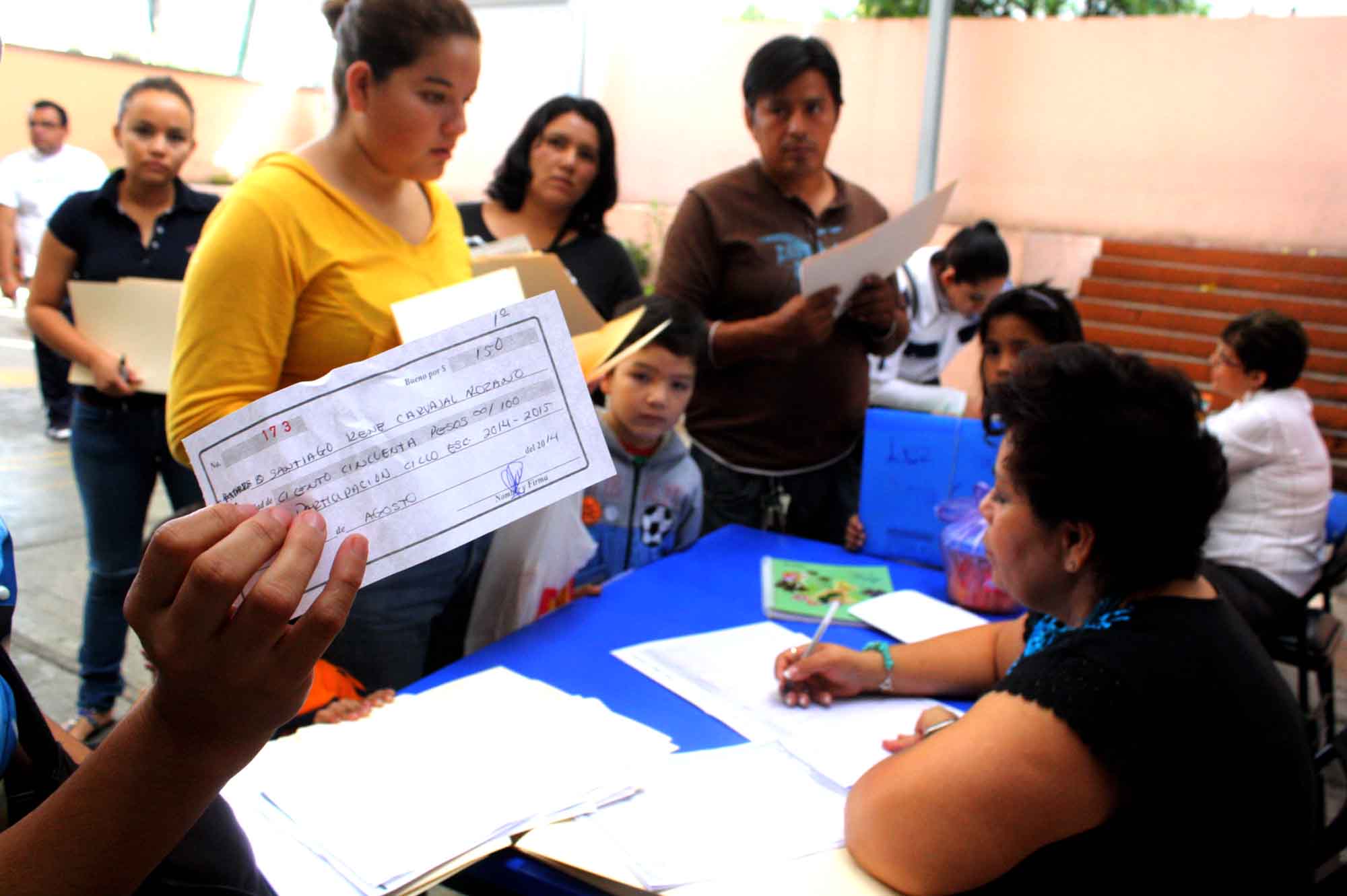 Denuncian de madre de familia
