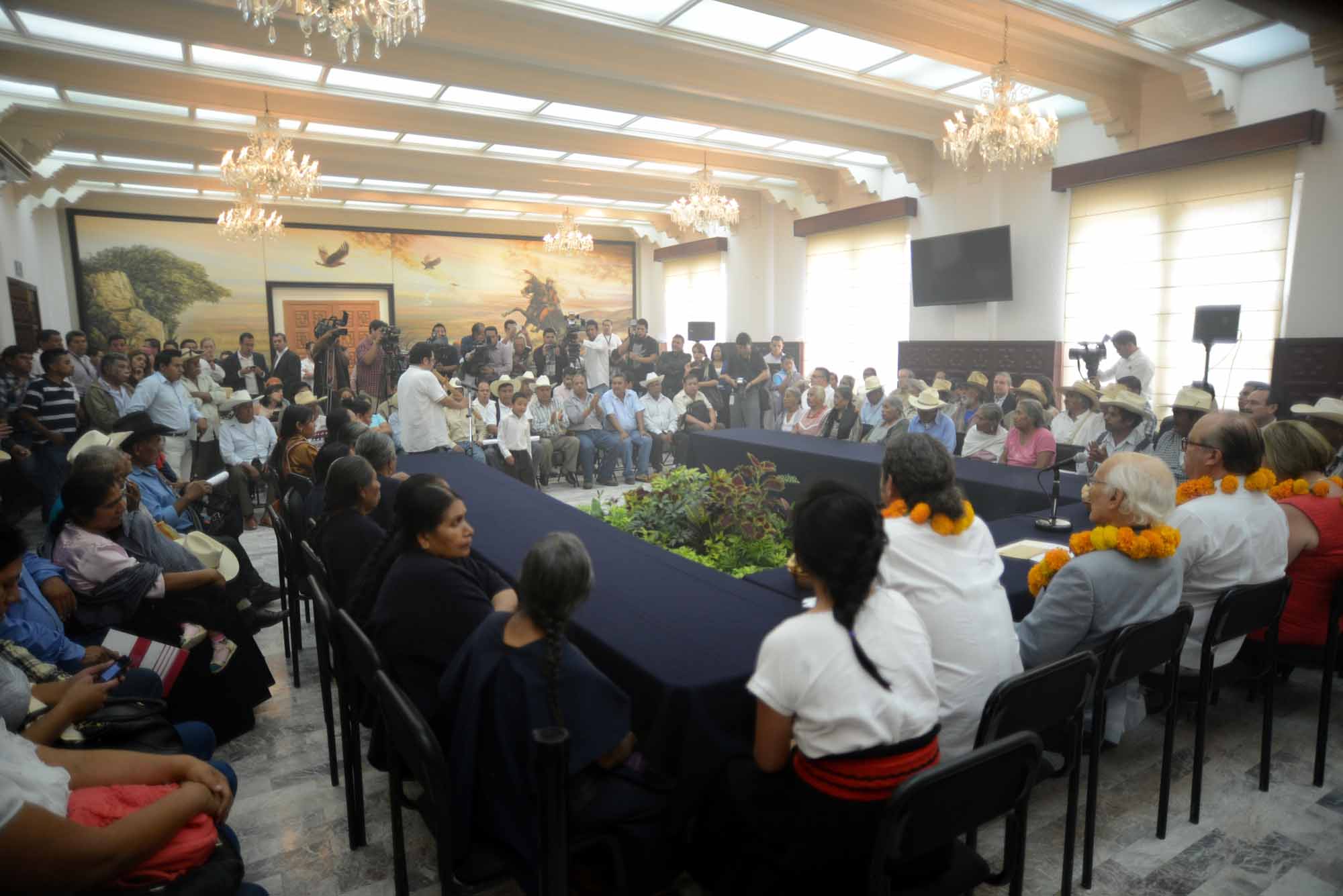 Graco Ramírez iniciativa minicipios indígenas