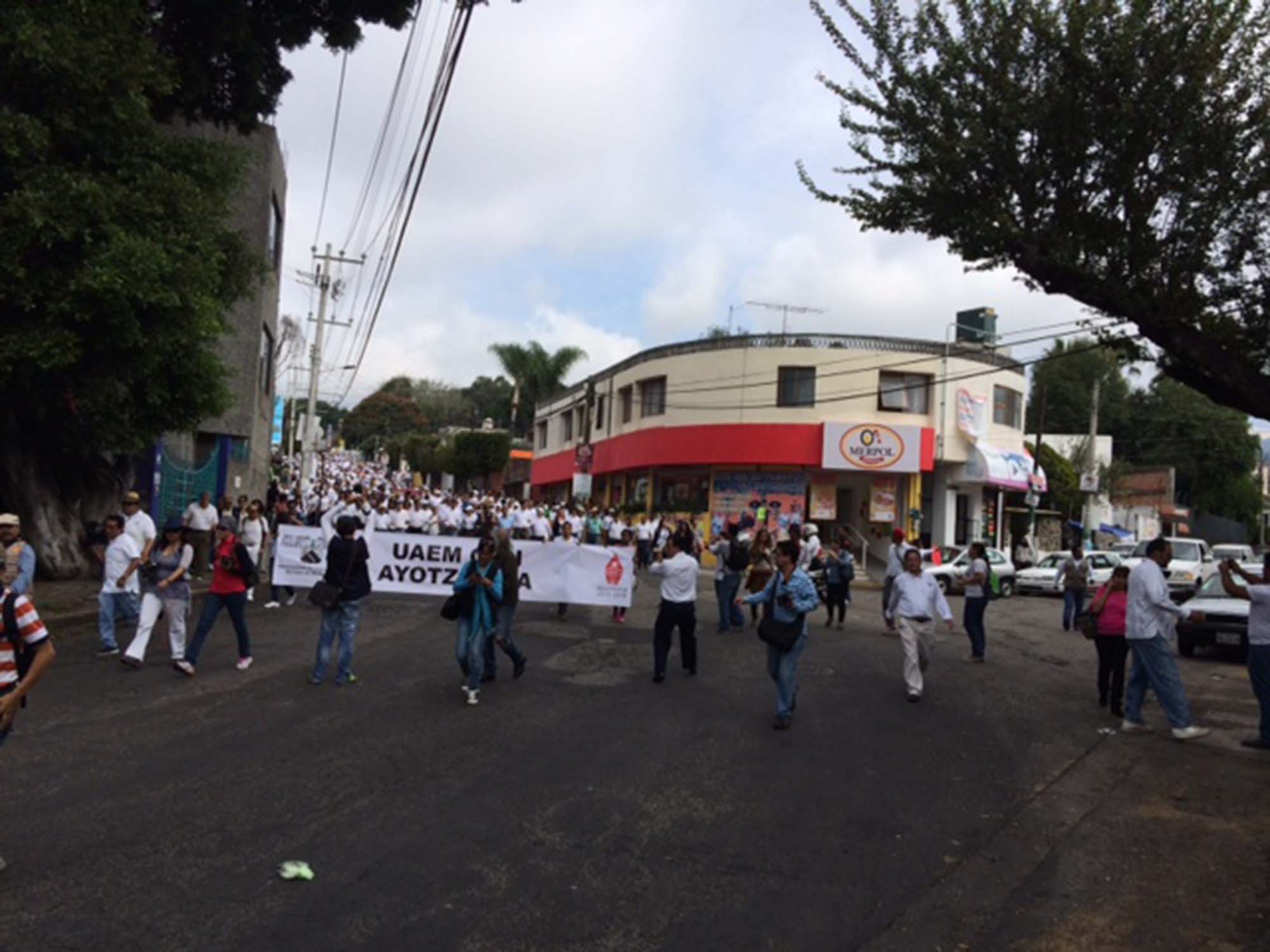 Marcha estudiantes UAEM