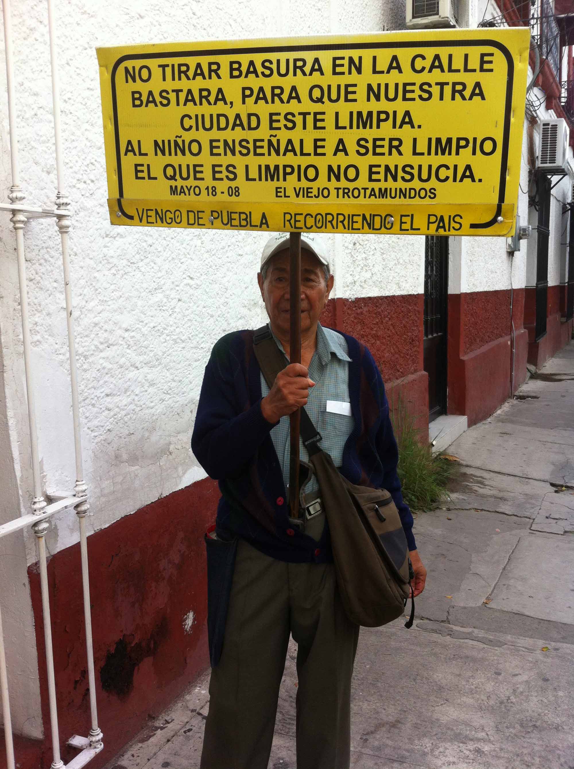 Tomás recorre el país