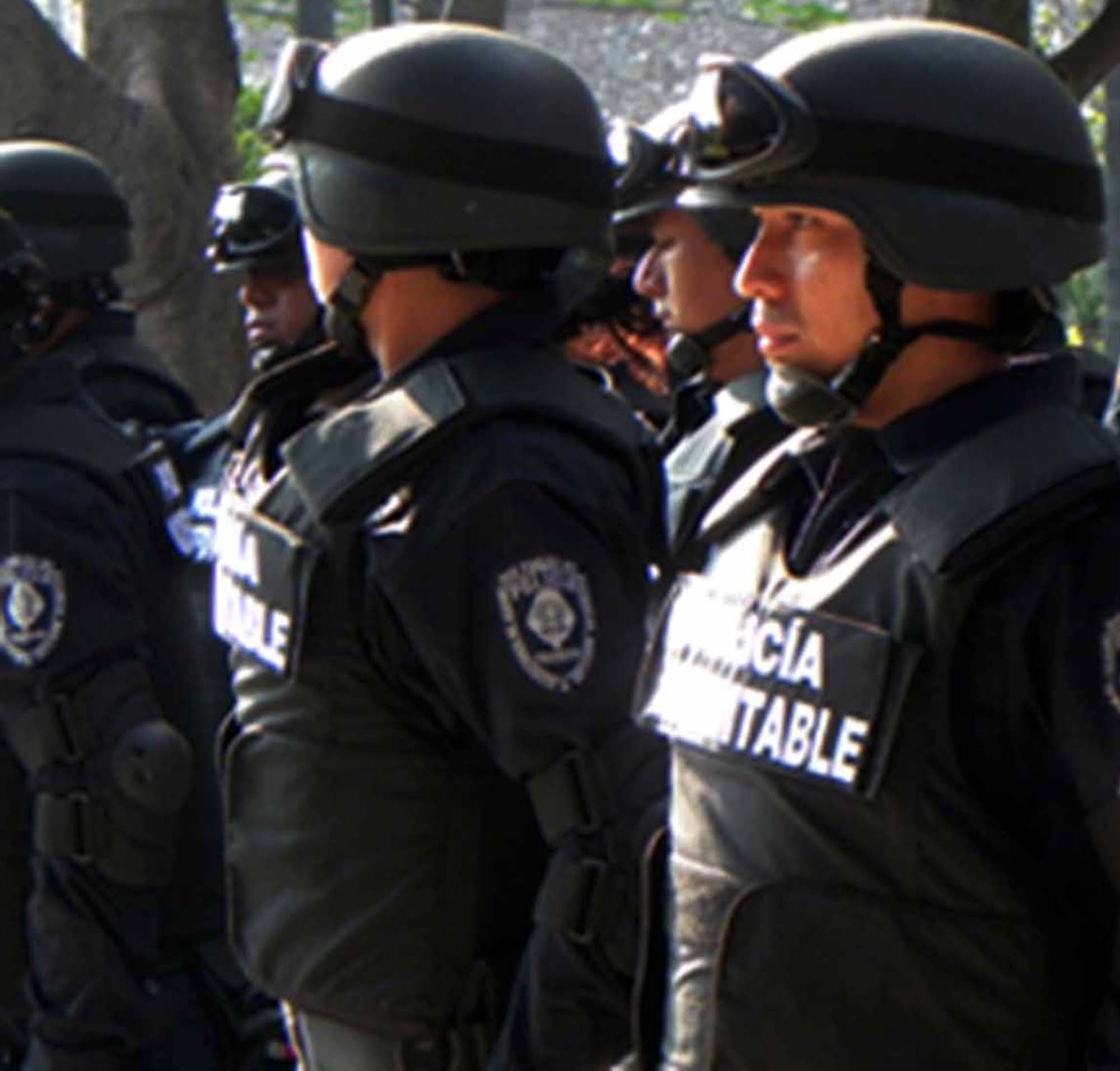 Policías