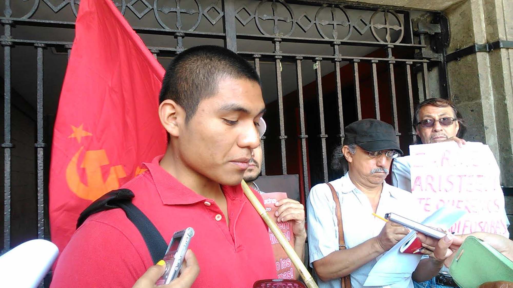 Rechazo a carpetazo