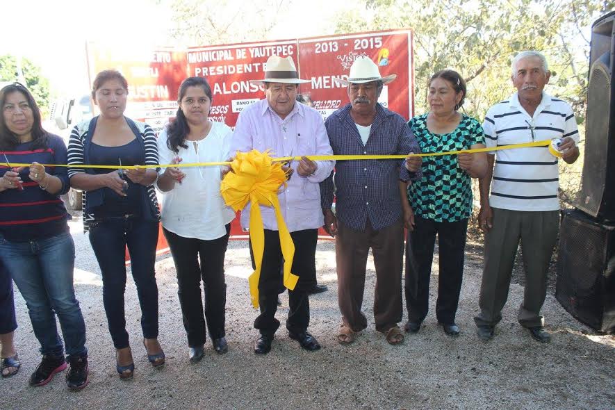 Agustí­n Alonso inaugra más obras