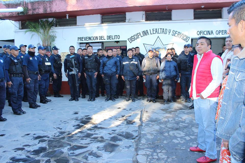 Jojutla, alcalde,  policías  y funcionarios