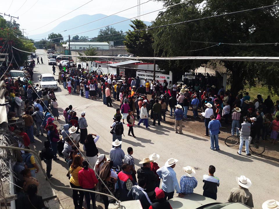 Protesta contra Mando Único Tlaquiltenango