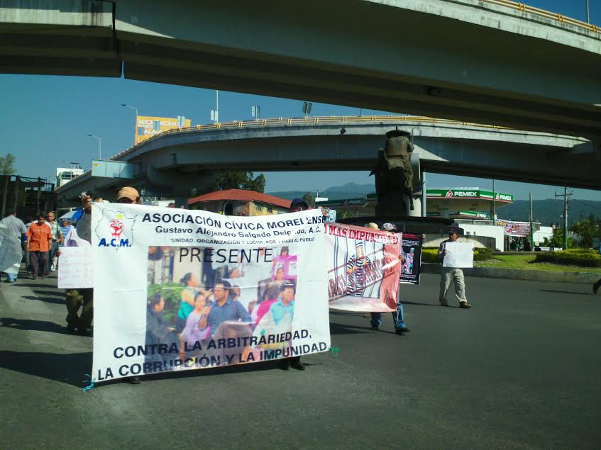 Marchan pidiendo justica por asesinato de activista