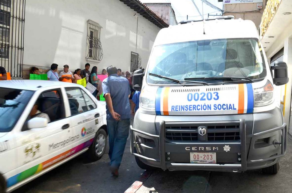 Protesta salas juicios orales