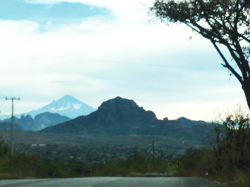 Ingresan a Popocatépetl pese a riesgos