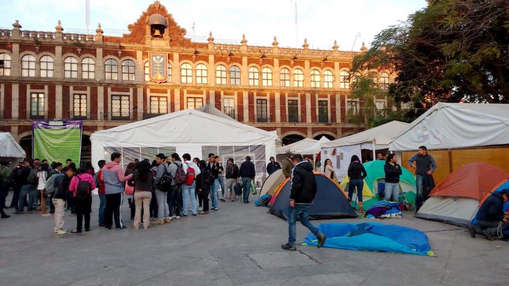 Plaza de armas tomada