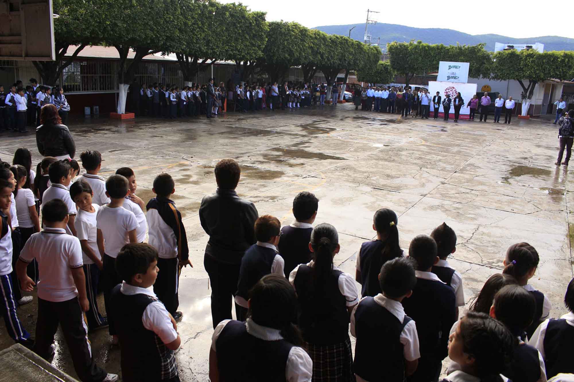 Cierran escuela por influenza