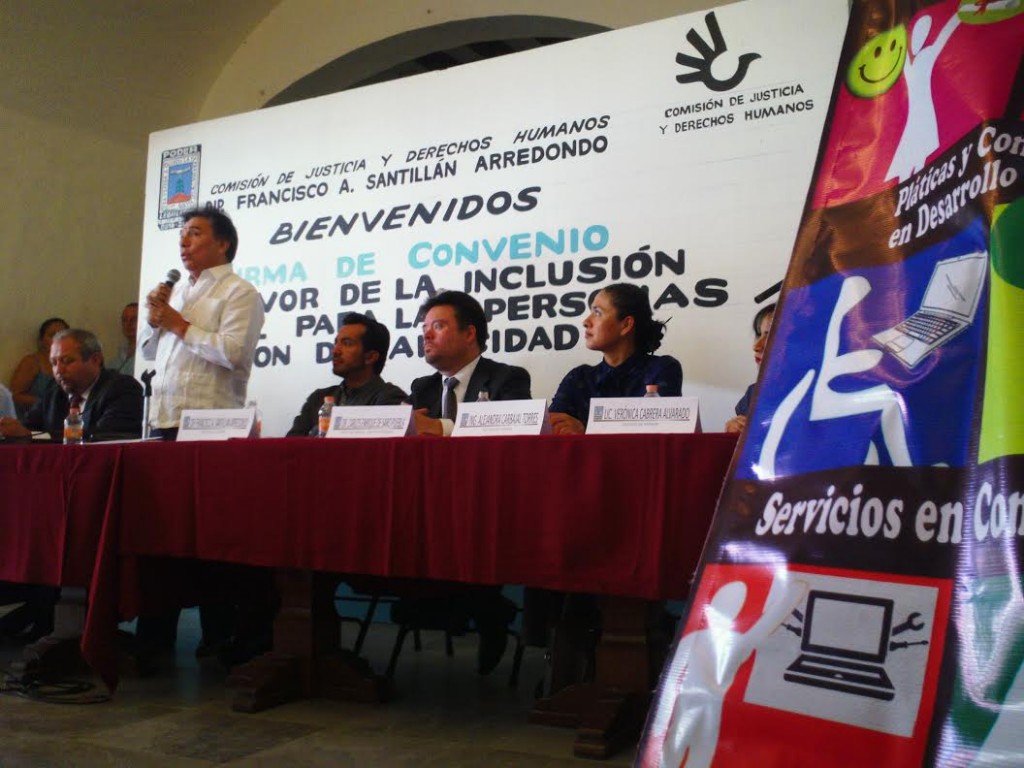 Firma de convenio para emplear persoans con discapaidad
