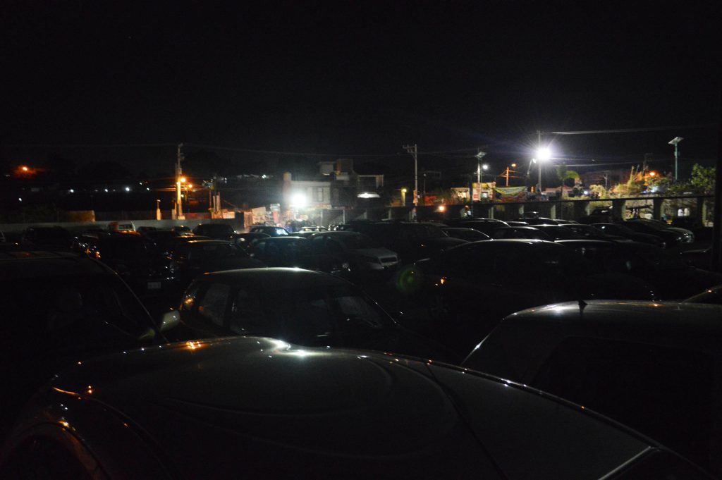 Oscuridad estacionamiento