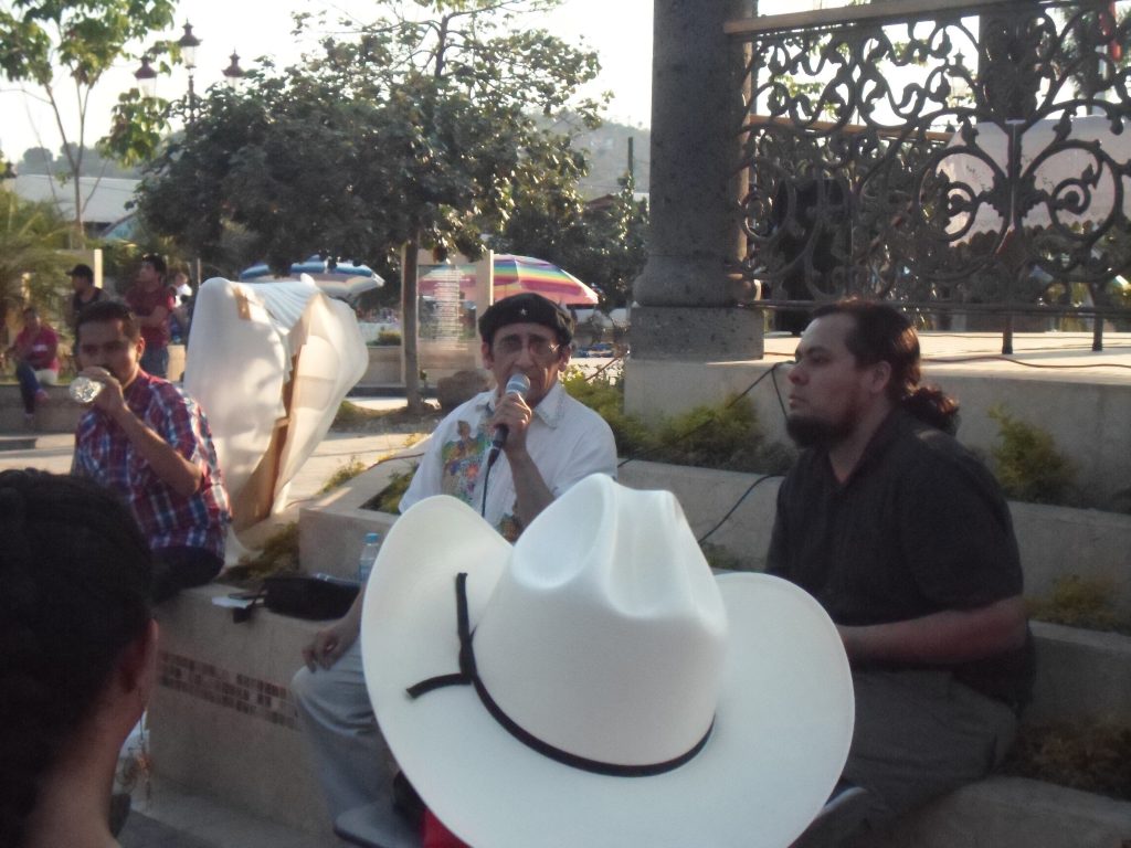 Exponen sobre Zapata. Foto Elsa Castorela Castro