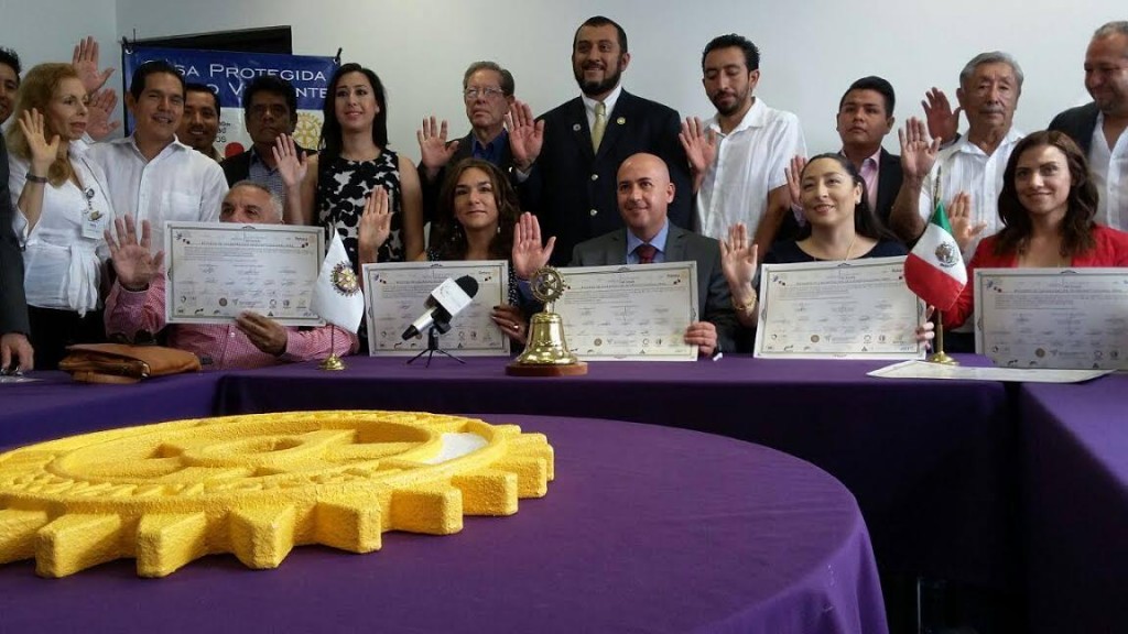 Socios rotario y funcionarios de la Fiscalía