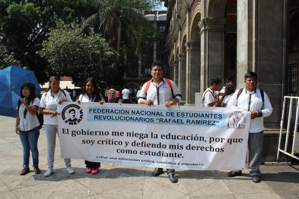 Estudiantes preparatoria E. Zapata