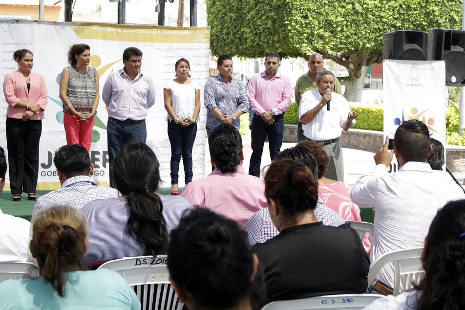 Con tinacos y láminas, Jiutepec benefició a familias de escasos recursos