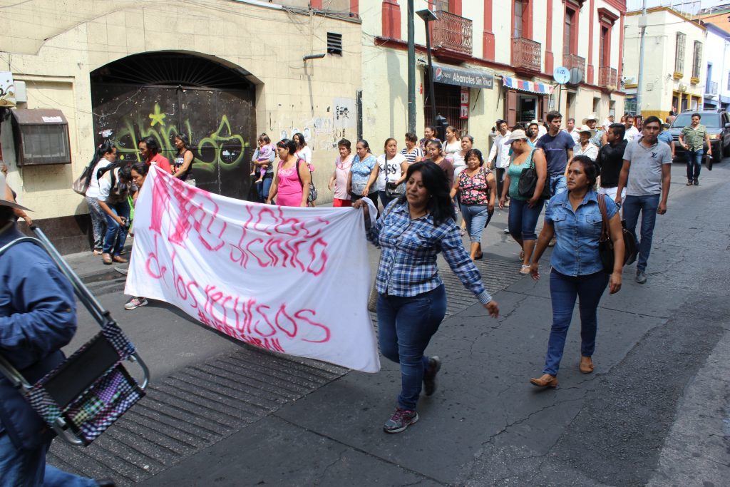 Marcha de El  Calvario al zócalo de Cuernavaca