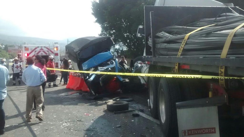 Accidente en autopista. Foto de aspecto