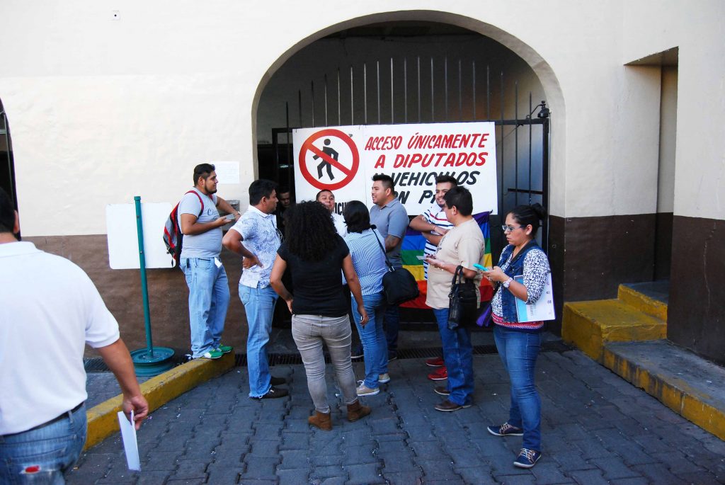 Protestan en sede legislativa
