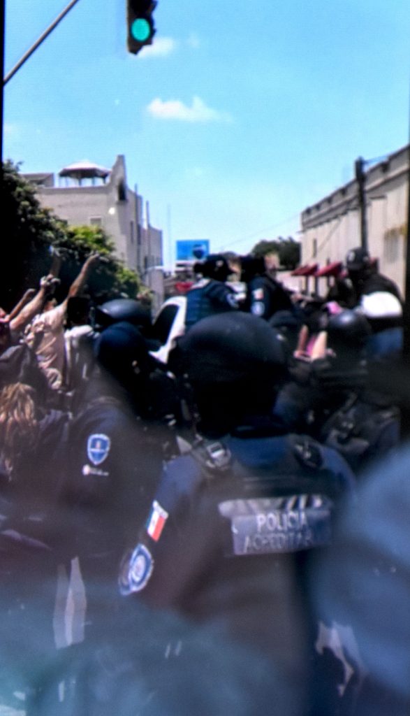Detenciònd e policía comunitaria de Ayala 