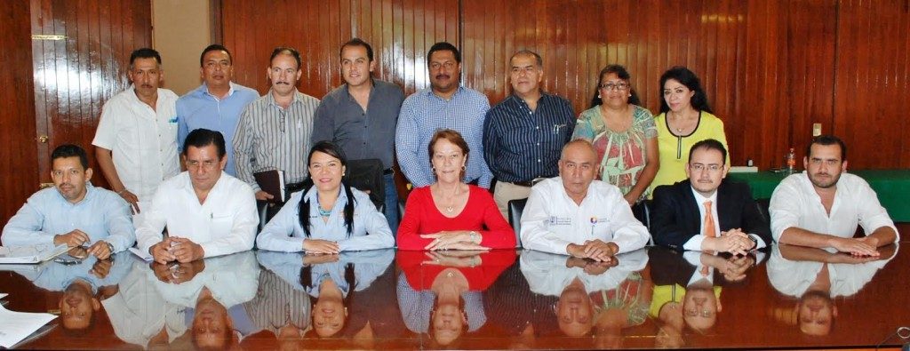 Autoridades y magisterio. (Archivo)