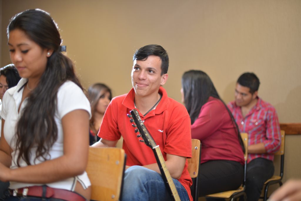 Estudiantes beneficiados con Beca Salario