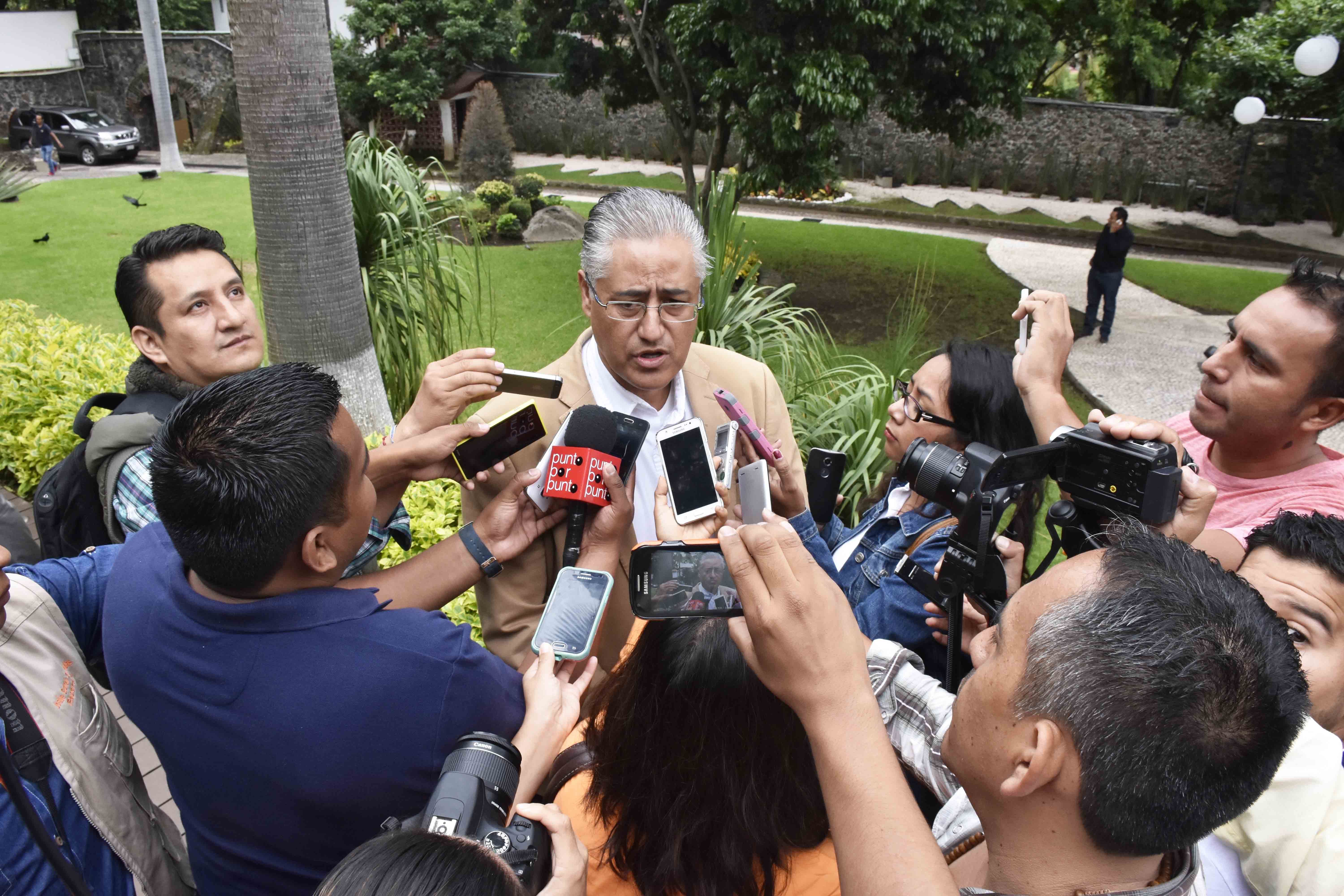 Alejandro Vera responde a legisladores que no renunciará a su cargo