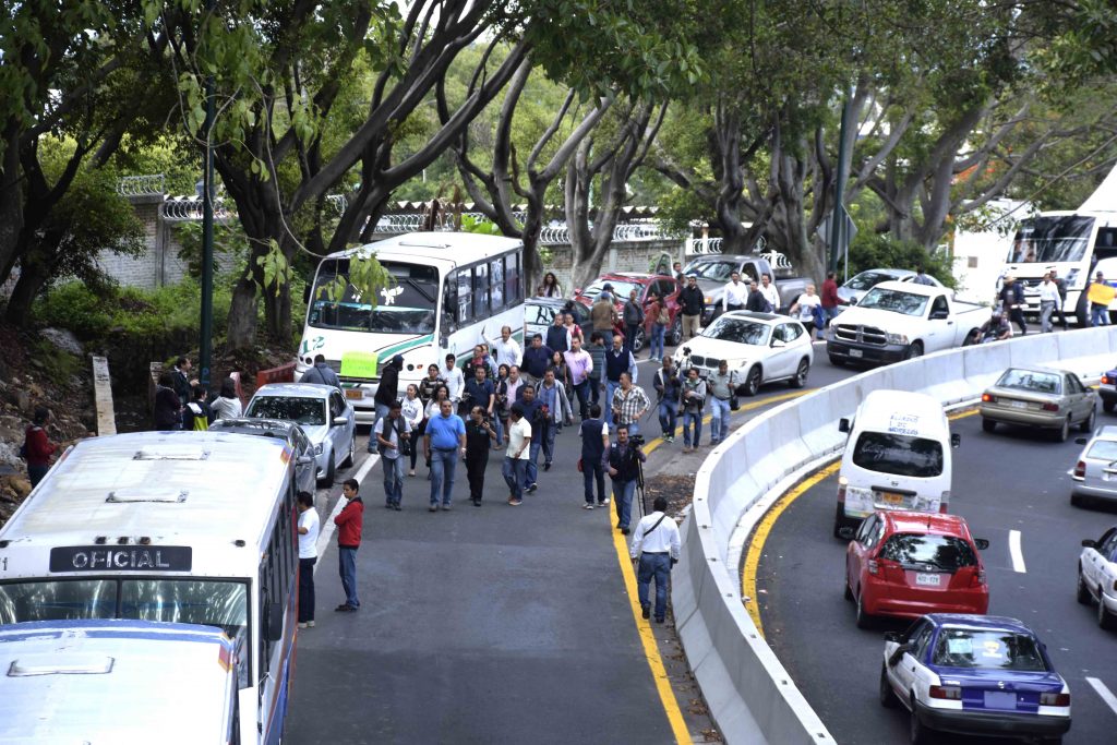 Caravana rumbo a gobernacion