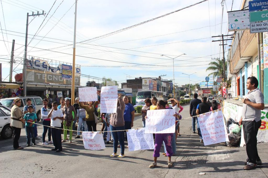 Protesta de padres de familia