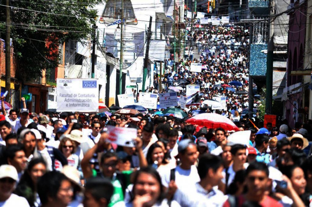 marcha-de-estudiantes-uaem