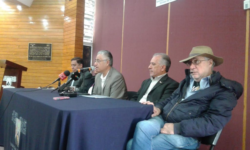 Alejandro vera en conferencia de prensa