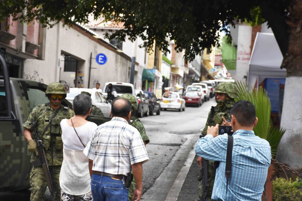 bloqueo-de-calle-por-elementos-del-ejarcito